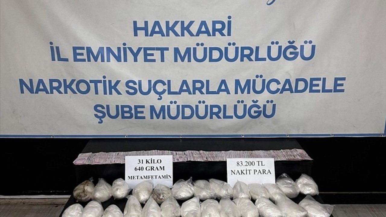 Hakkari'de 31 kilo 640 gram sentetik uyuşturucu yakalandı — 3 şüpheli gözaltında