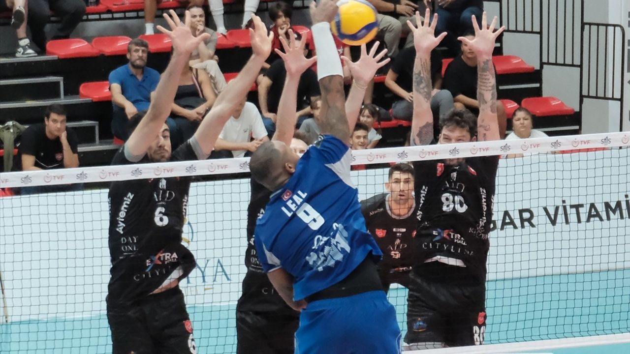 Halkbank, SMS Grup Efeler Ligi'nde On Hotels Alanya'yı 3-2 Yendi