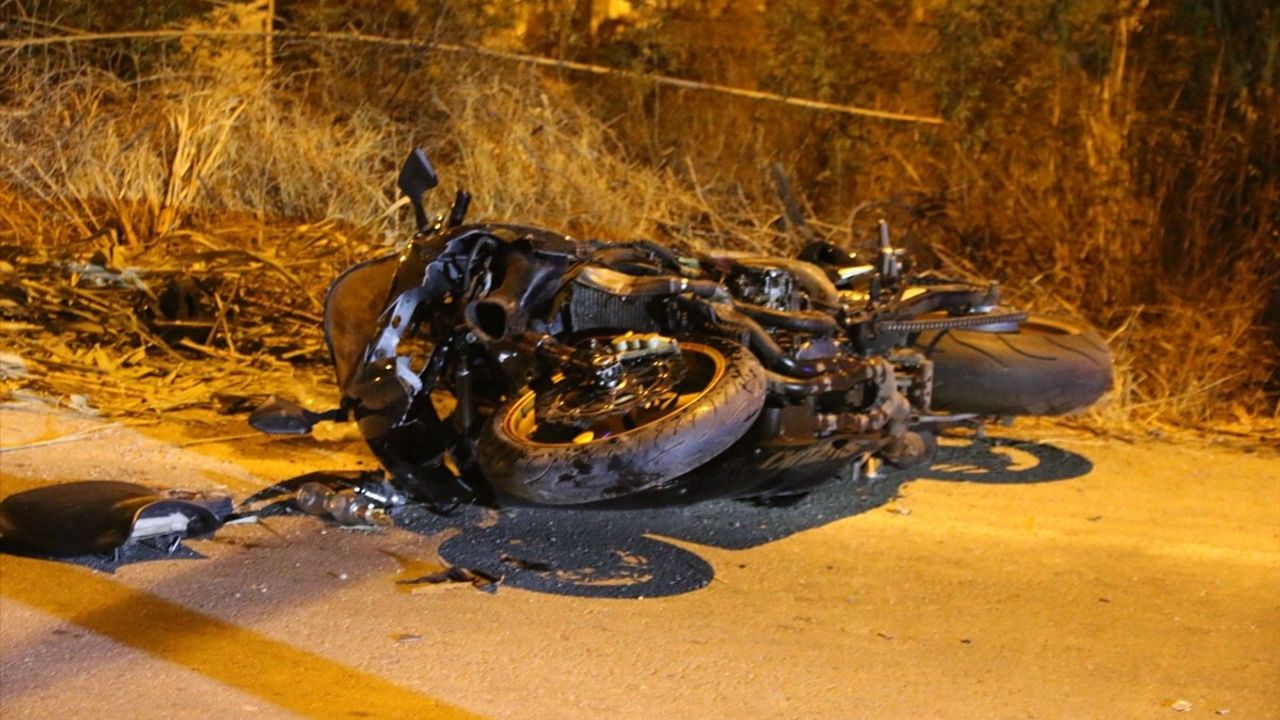 Hatay Kırıkhan'da Motosiklet Kazası: 1 Ölü, 1 Ağır Yaralı