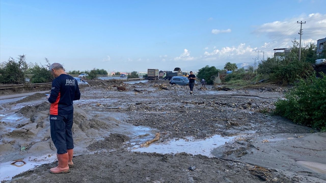 Hatay Payas'ta Sağanak: Cumhuriyet ve Karbeyaz Mahallelerinde Hasar Tespiti