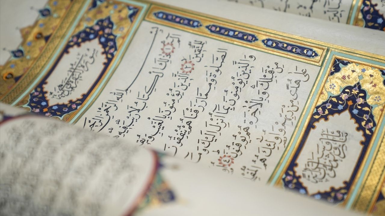 Hattat Kadir Sakoğlu'nun "Aile Hüsn-i Hat" Sergisi Gelirleri Gazze'ye Bağışlanacak