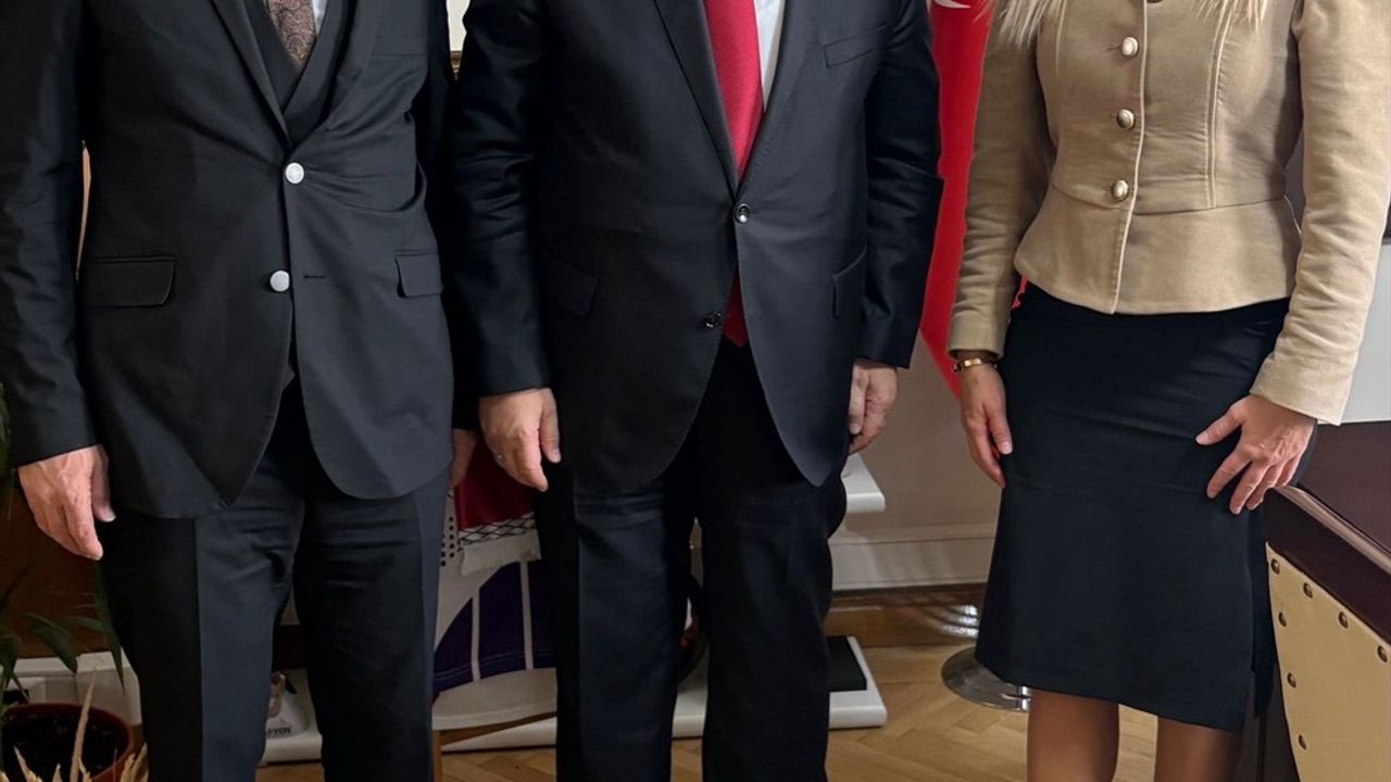 Hekimsen'den 'Hekimlik Meslek Kanunu' Talebi: Bakanlık ve TBMM'ye Ziyaret