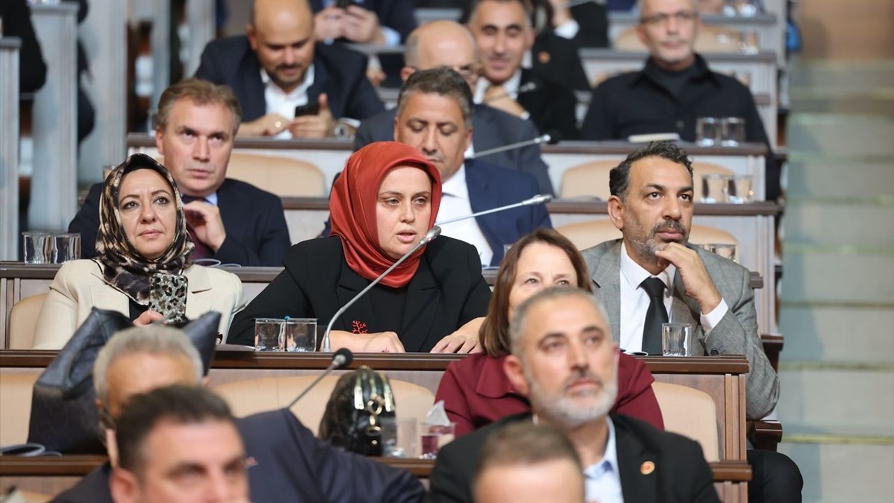 İBB Meclisi'nde Arızalı Asansör ve Yürüyen Merdivenlerle İlgili Soru Önergeleri Oy Birliğiyle Kabul Edildi