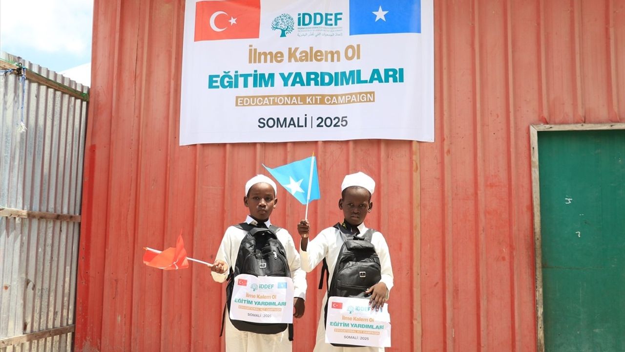 İDDEF'ten Mazlum Coğrafyalara Eğitim Seti Desteği