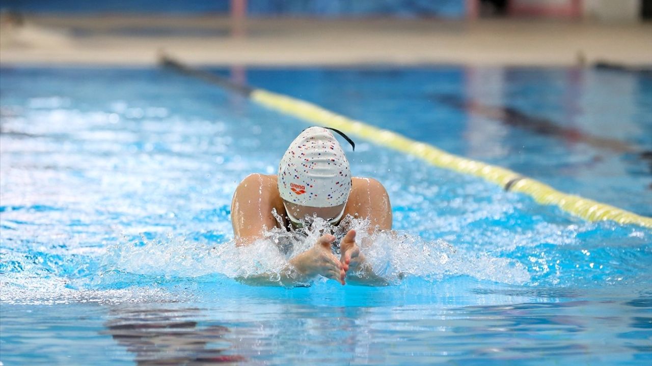 İdil ve Irmak, Tokyo Deaflympics'te Madalya İçin Kulaç Atacak