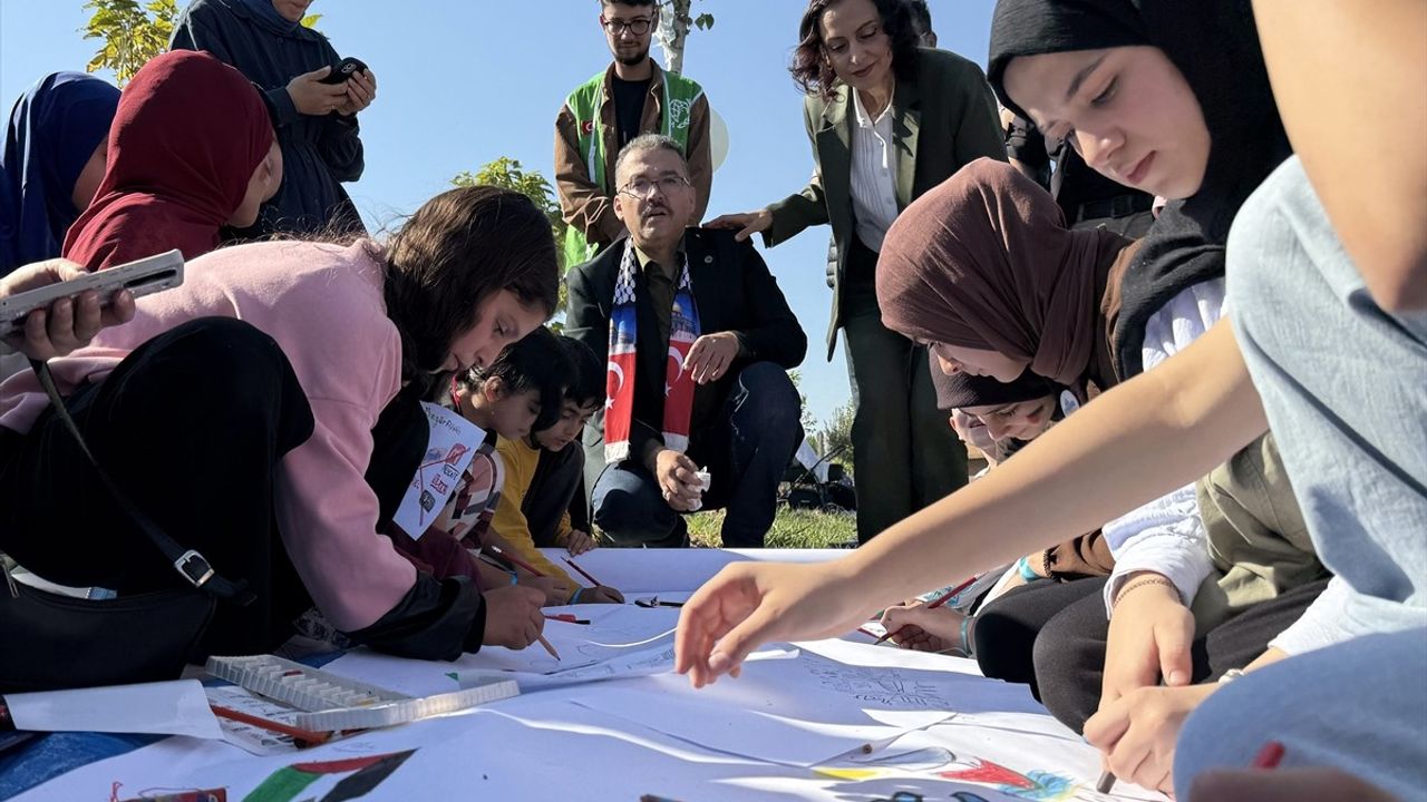 Iğdır'da Çocukların Küresel Sumud Filosu Gemileri Gölete İndi