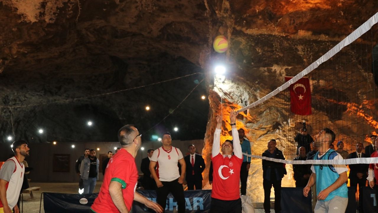 İğdır'da Tuz Mağaralarında 29 Ekim Voleybol Turnuvası
