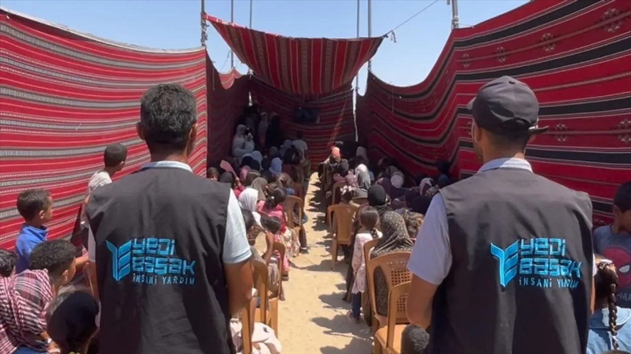 İHH Gazze'de Enkaz Kaldırma ve Su Yardımını Sürdürüyor