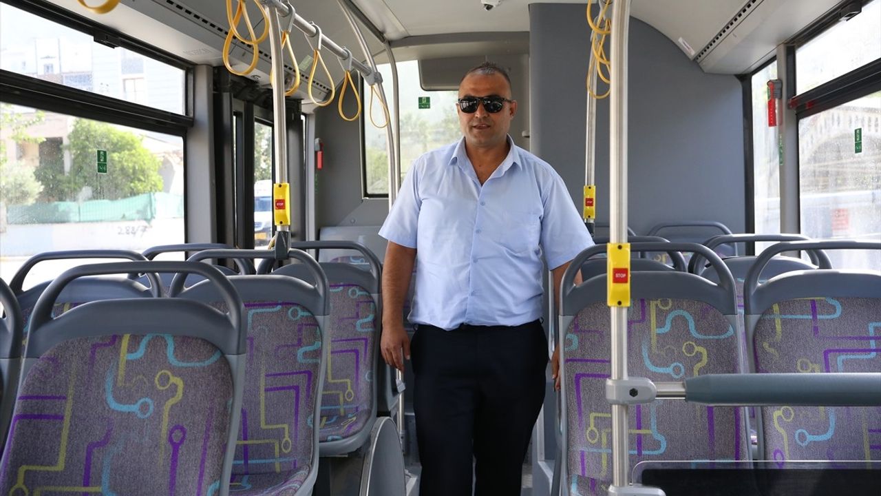 İskenderun'da Otobüs Şoförü 103 Bin Lirayı Sahibine Teslim Etti