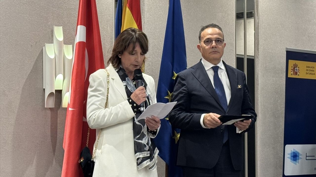 İspanya Büyükelçiliği Ankara'da Ulusal Gün Resepsiyonu — Latorre Sancho ve Bozay'ın Mesajları
