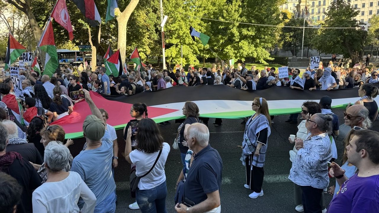 İspanya'da Yüz Binler İsrail'i Protesto Etti