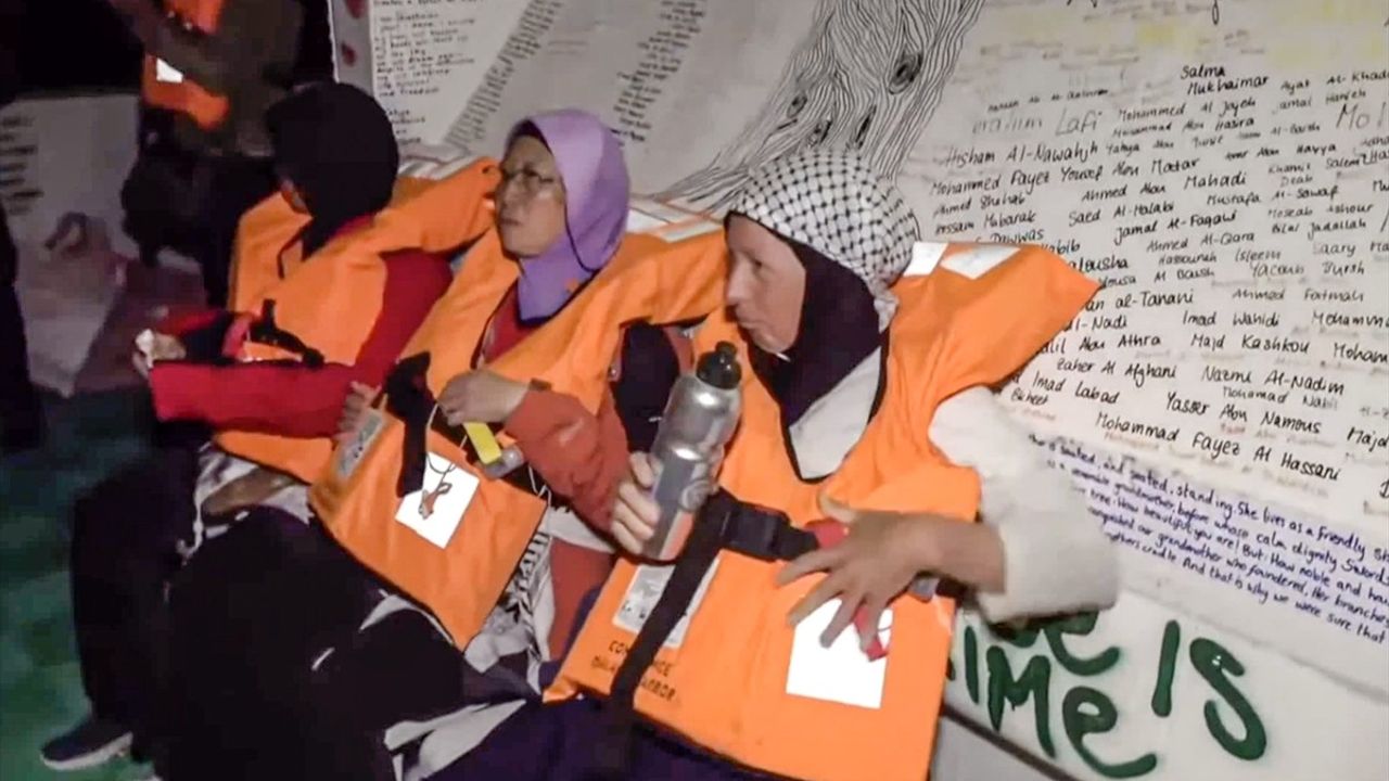 İsrail Donanması Özgürlük Filosu Gemilerine Müdahale Etti — Milletvekilleri Alıkonuldu