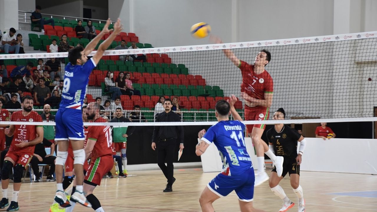 İstanbul Büyükşehir Belediyespor, Rams Global Cizre Belediyespor'u 3-1 Yendi | SMS Grup Efeler Ligi