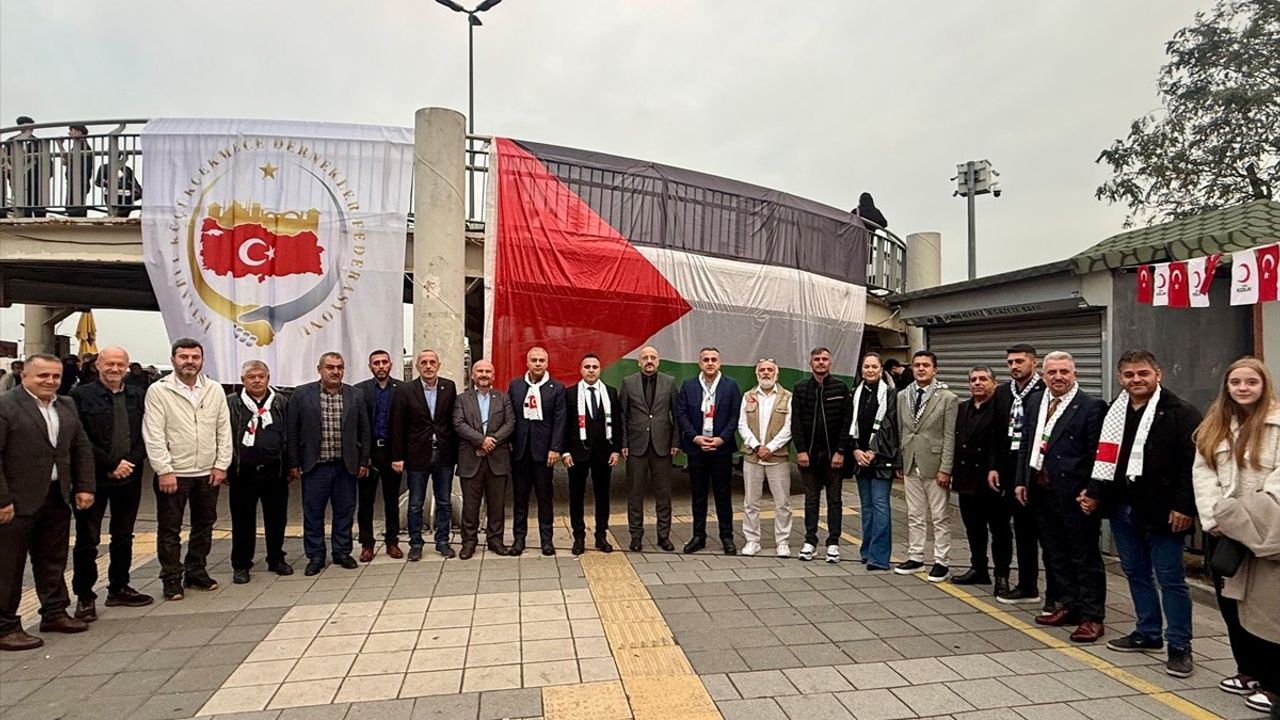 İstanbul'da Gazze ile Dayanışma Programı Sefaköy'de Düzenlendi