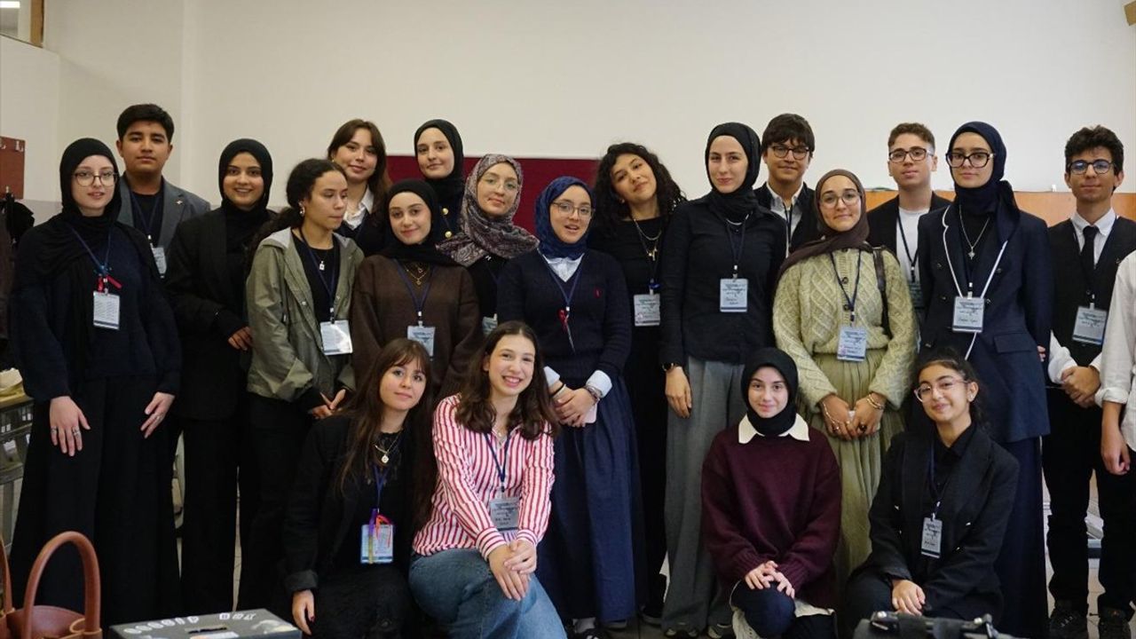 İstanbul'da Lise Öğrencilerinden Yapay Zeka ve Teknoloji Çalıştayı