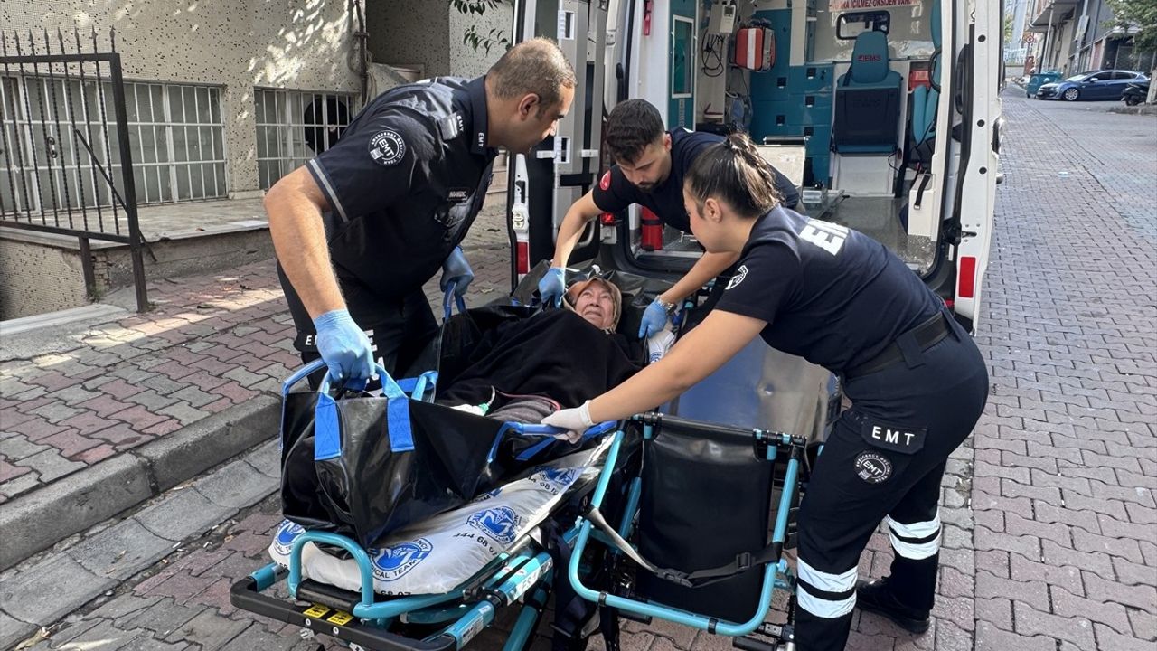 İstanbul'da Taburcu Hastalara Ücretsiz Ambulansla Ev Nakli Başladı