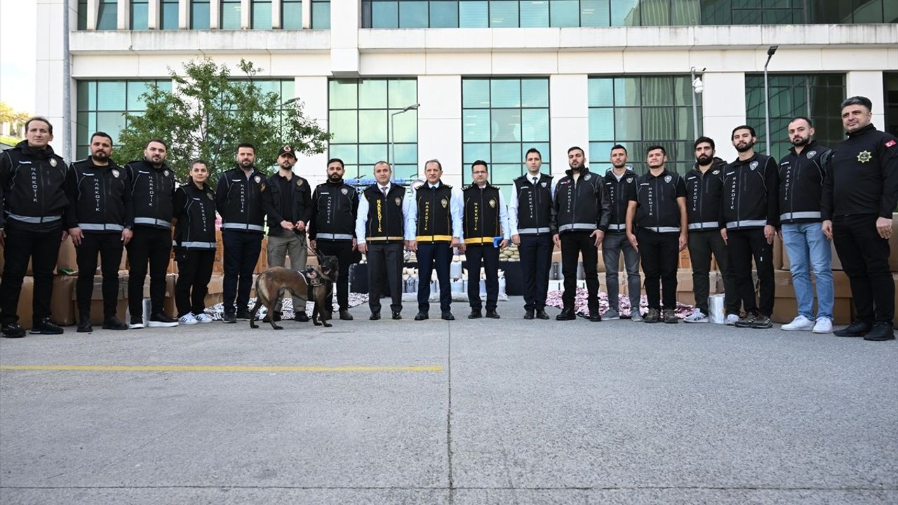 İstanbul Merkezli Uyuşturucu Operasyonu: 186 Tutuklama, 214 Kg Sıvı Metamfetamin Ele Geçirildi