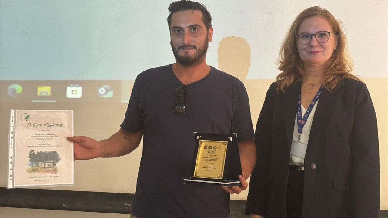 İzmir'de 6 Kadavra Bağışı: Ege Üniversitesi Ailelere Teşekkür Plaketi Verdi