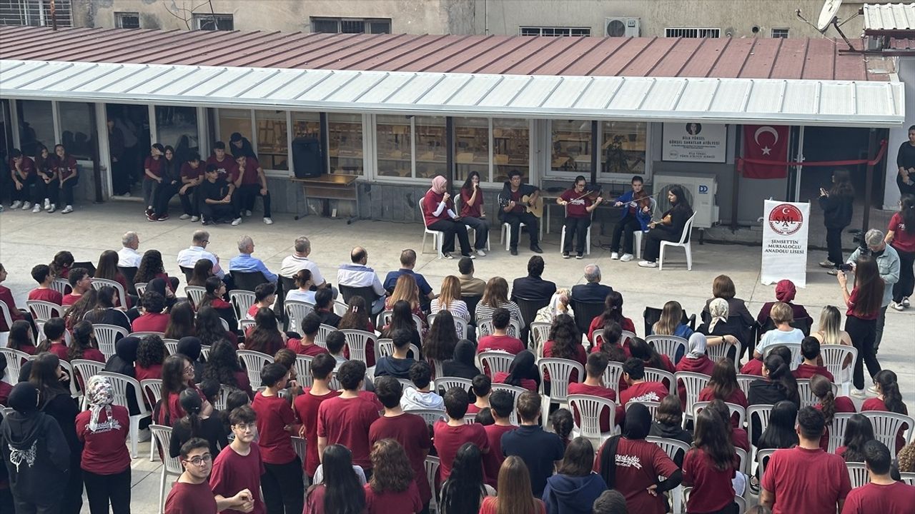 İzmir Depremi’nde Ölen Dila Yüksel Anısına İskenderun’da Sanat Atölyesi Açıldı