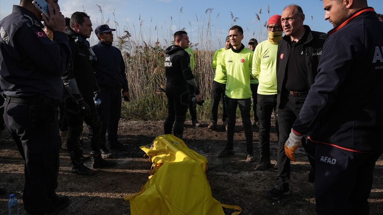 İzmir Foça'da selde kaybolan Bülent Kaptanoğlu toprağa verildi