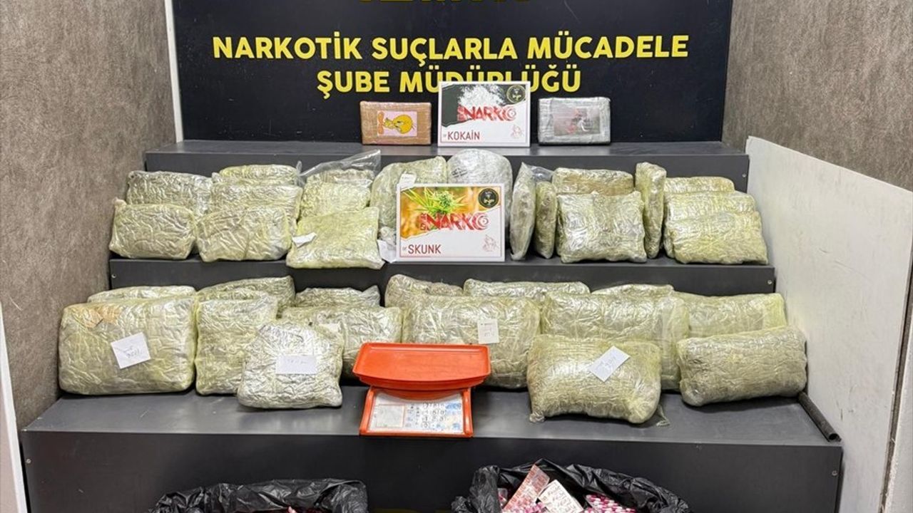 İzmir Konak'ta 30 kilo 406 gram uyuşturucu ele geçirildi
