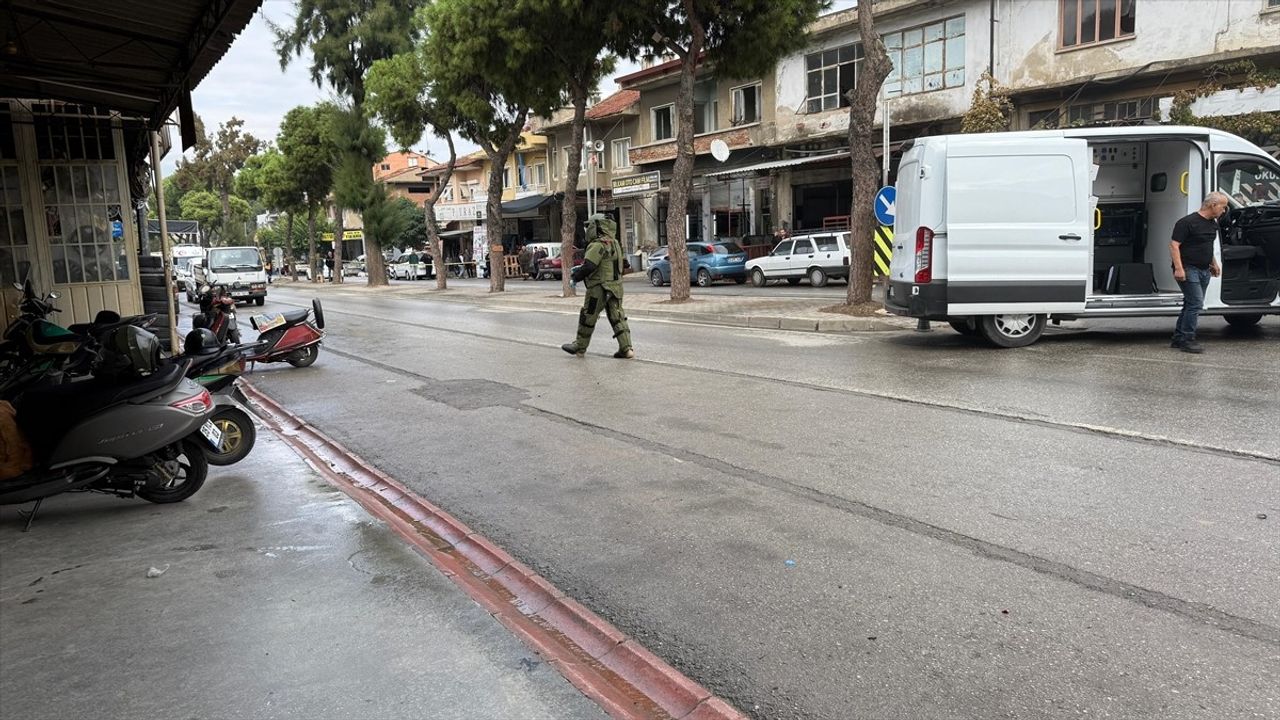 İzmir Tire'de Tarlada El Bombası Bulundu