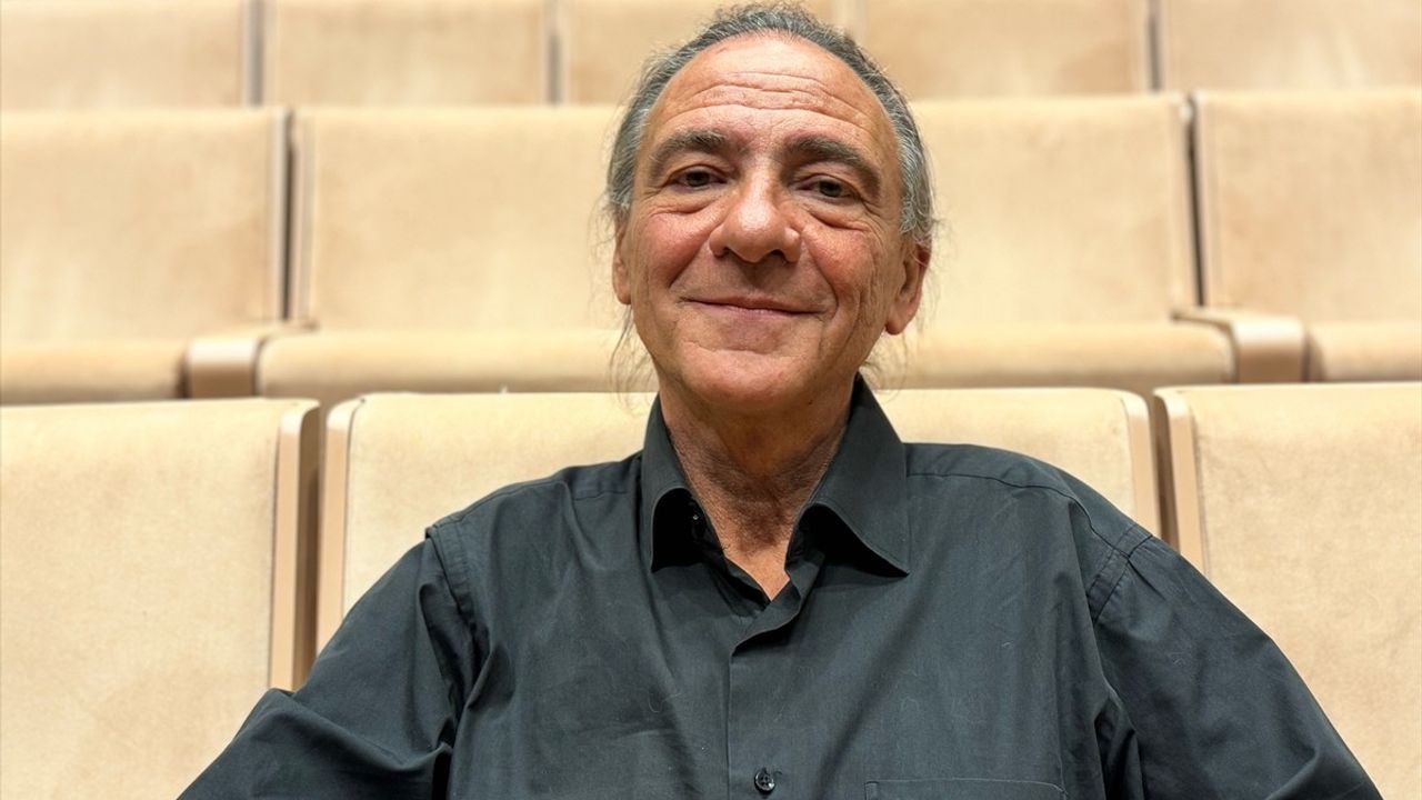 Julia Schuler İstanbul'da: Ricardo Moyano ile AKM'de Dünya Ezgileri