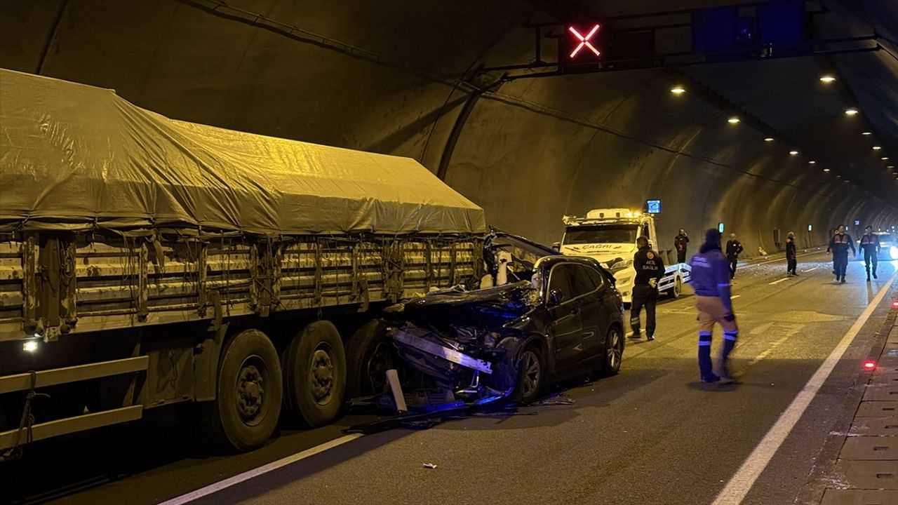 Kahramanmaraş'ta tünelde tıra çarpan SUV: 1 ölü, 4 yaralı