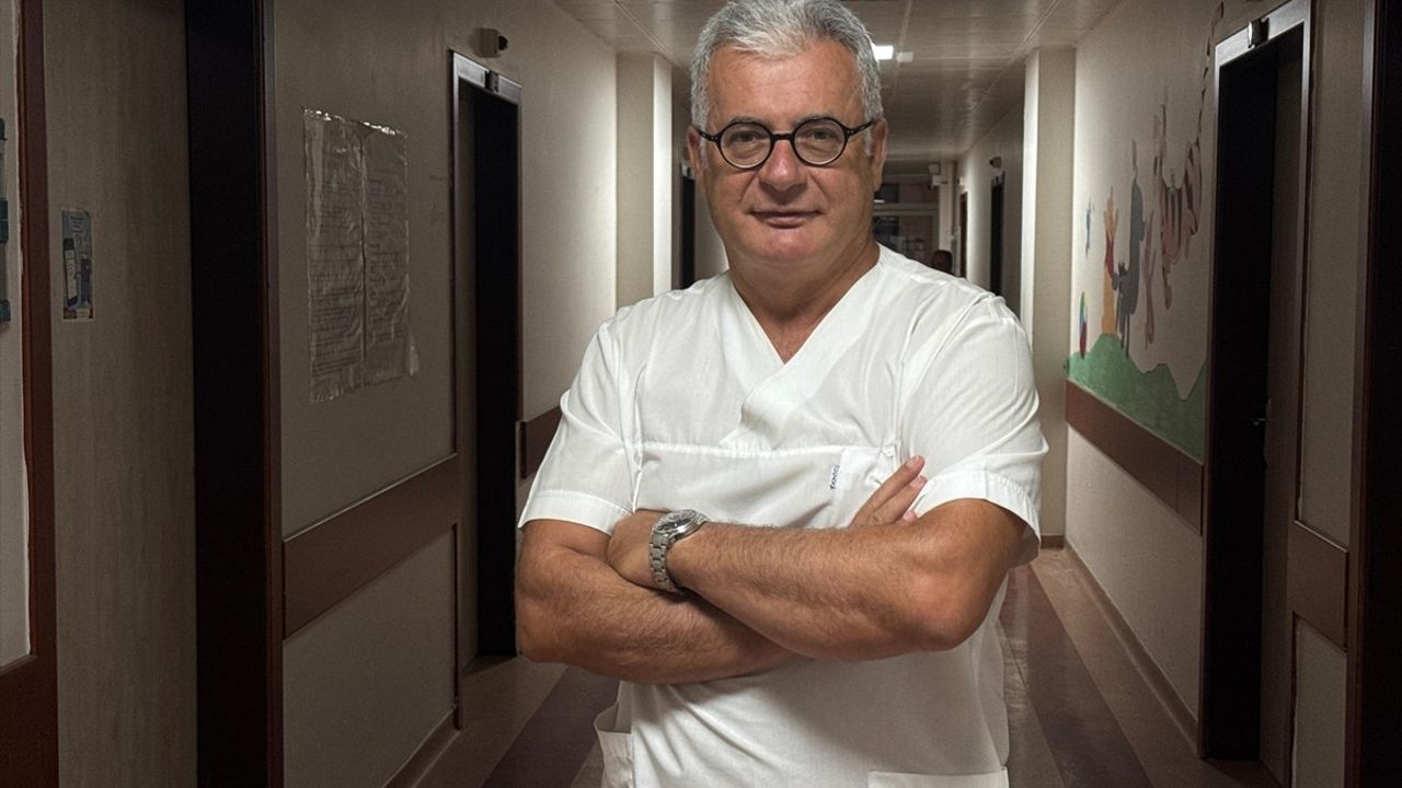 Kalbi 3 Kez Duran 74 Yaşındaki Hasta 'Literatürlük' Ameliyatla Hayata Döndü