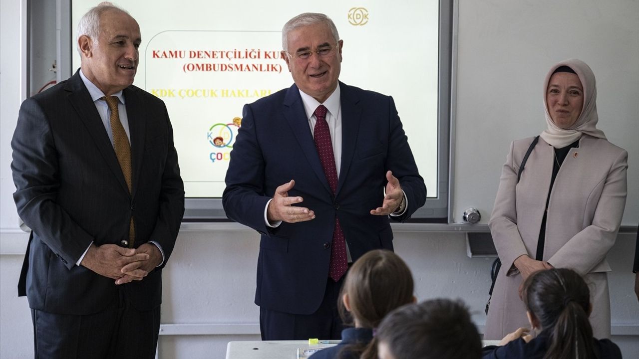 Kamu Başdenetçisi Akarca: Okullarda Hak Arama Kültürü Başlıyor