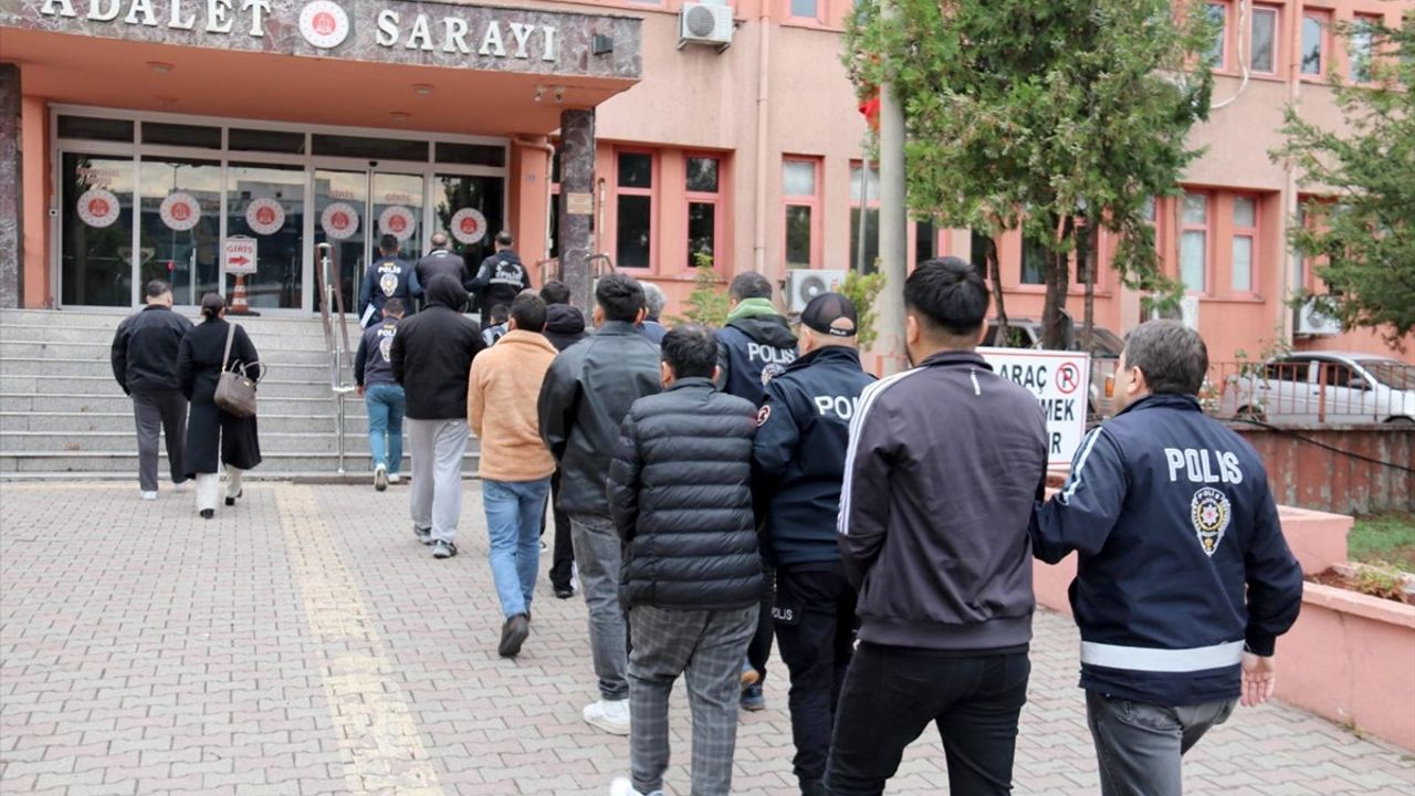 Karabük Merkezli Siber Dolandırıcılık Operasyonu: 14 Zanlı Tutuklandı