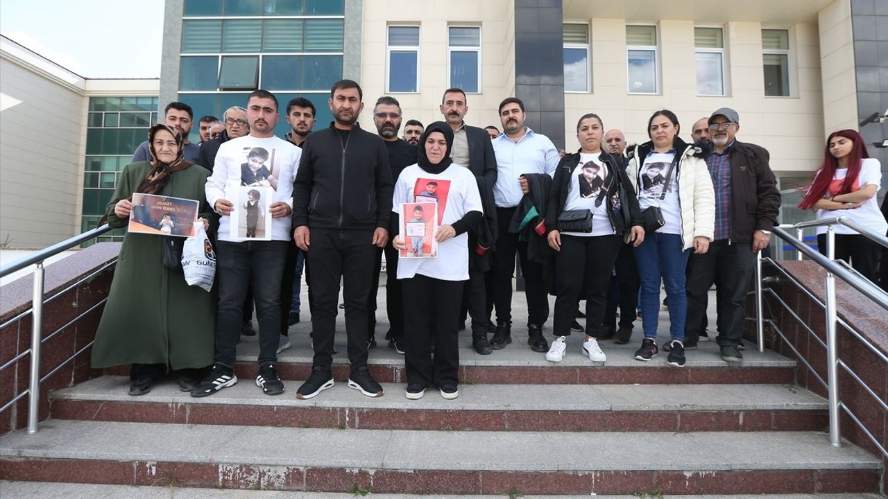 Kars'ta 6 Yaşındaki Muhammet'in Maganda Kurşunuyla Ölümü: 5 Sanığın Yargılanmasına Devam