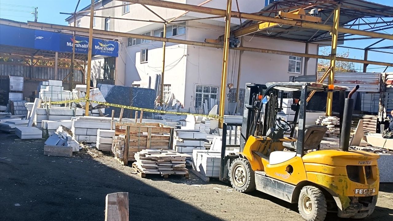 Kars'ta Mermer Tabla Düşen İş Yeri Sahibi Ahmet Ö Yaşamını Yitirdi