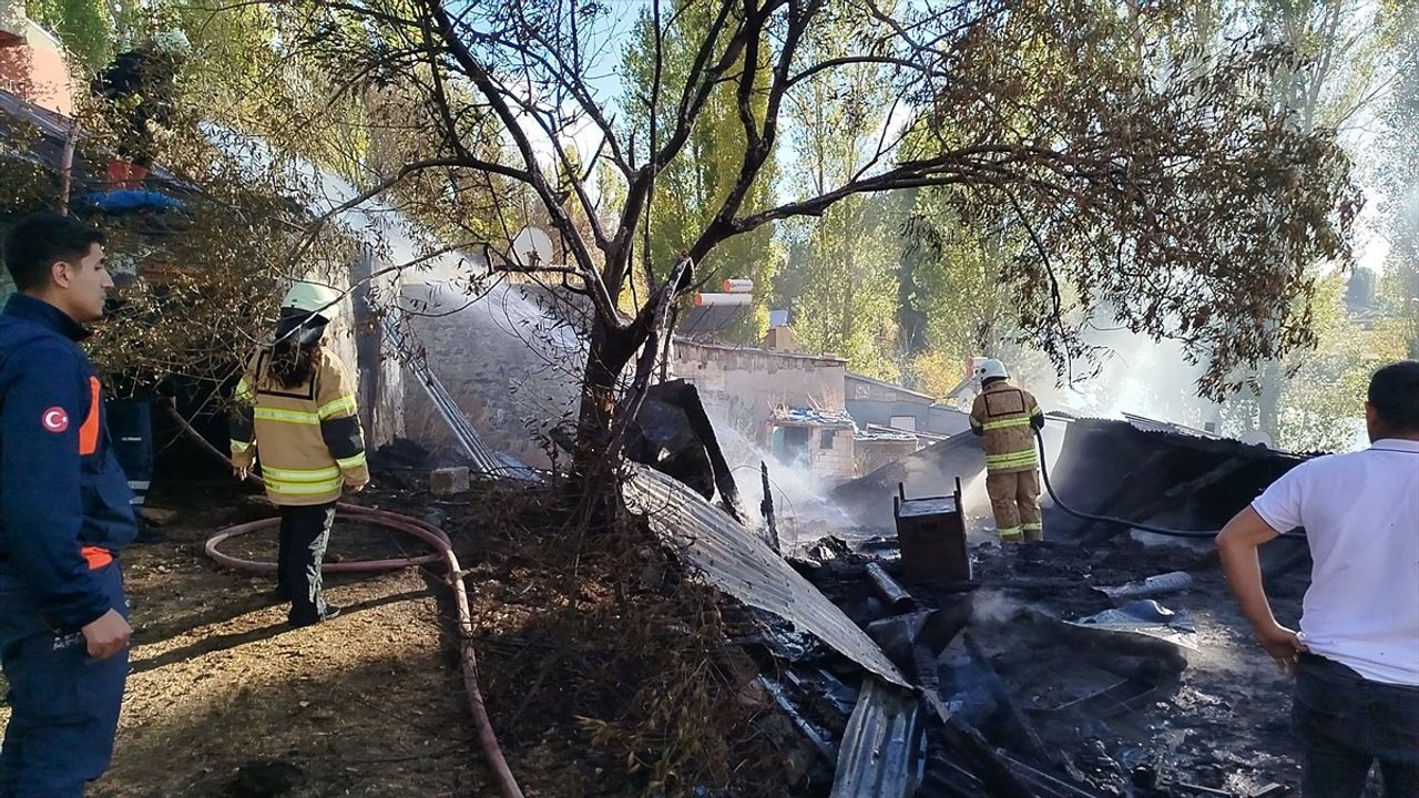 Kars'ta Müstakil Evde Yangın Söndürüldü