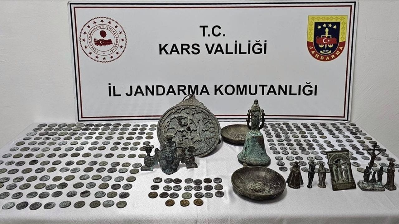 Kars'ta Tarihi Eser Kaçakçılığı: 5 Kişi Tutuklandı