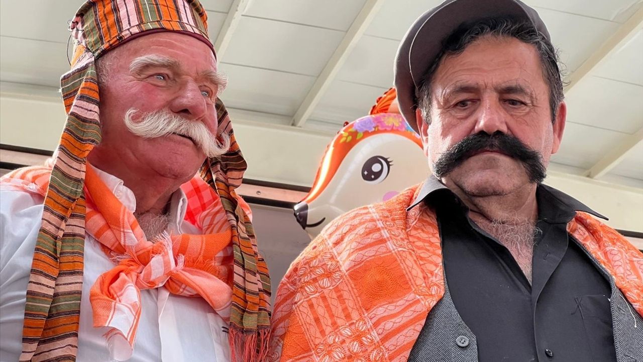 Kaş'ta Yörük Şenliği: Kınık Mahallesi'nde Renkli Yarışmalar