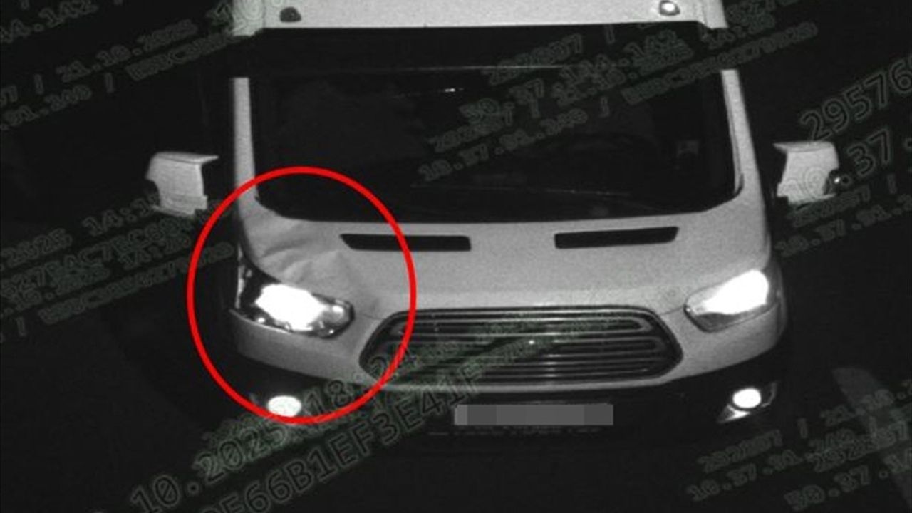 Kastamonu'da Kırık Far İziyle Minibüs Sürücüsü Tutuklandı