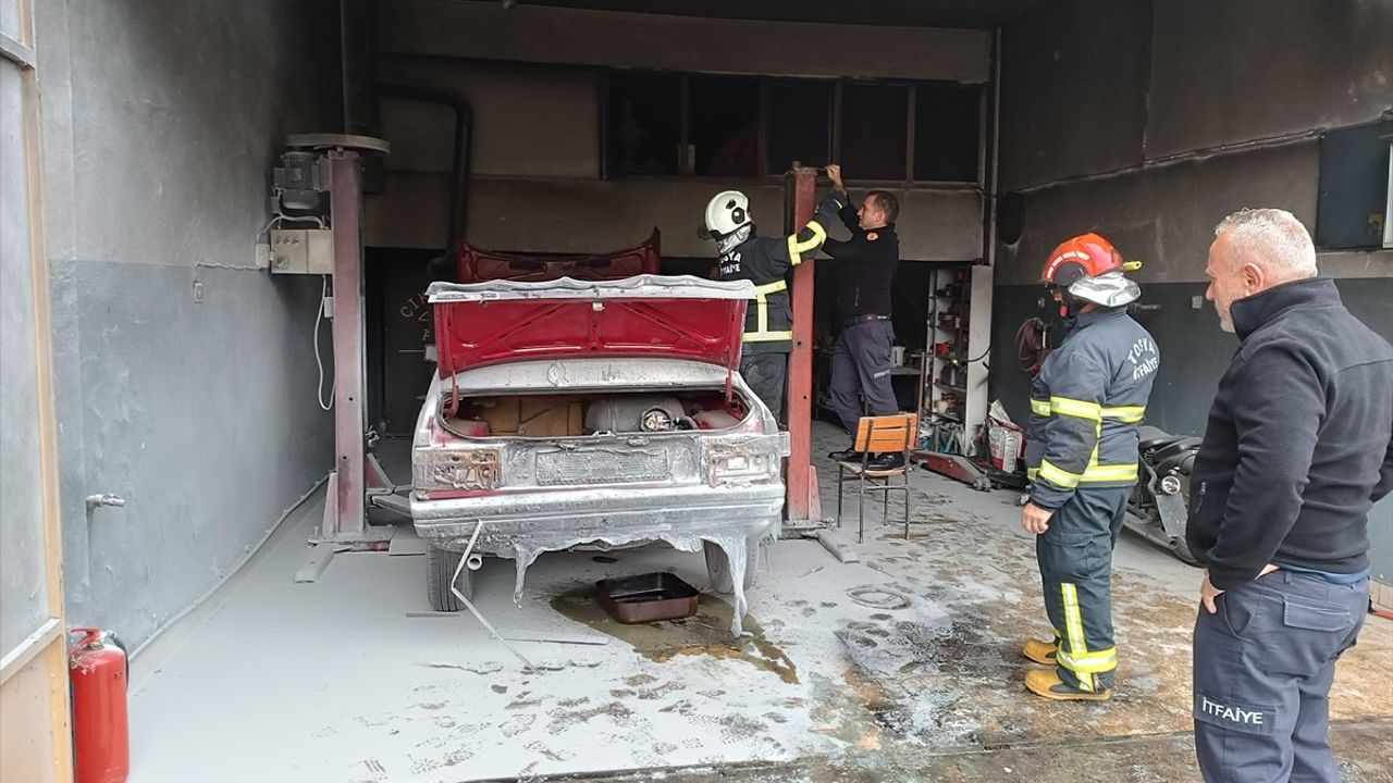 Kastamonu Tosya'da Oto Tamir Dükkanında Yangın: 2 Yaralı