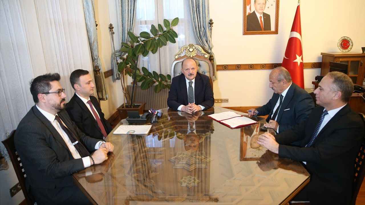 Kastamonu Turizmine 3 Proje: Pompeiopolis, Jeopark ve Mahmut Bey Camisi İçin İmzalar Atıldı