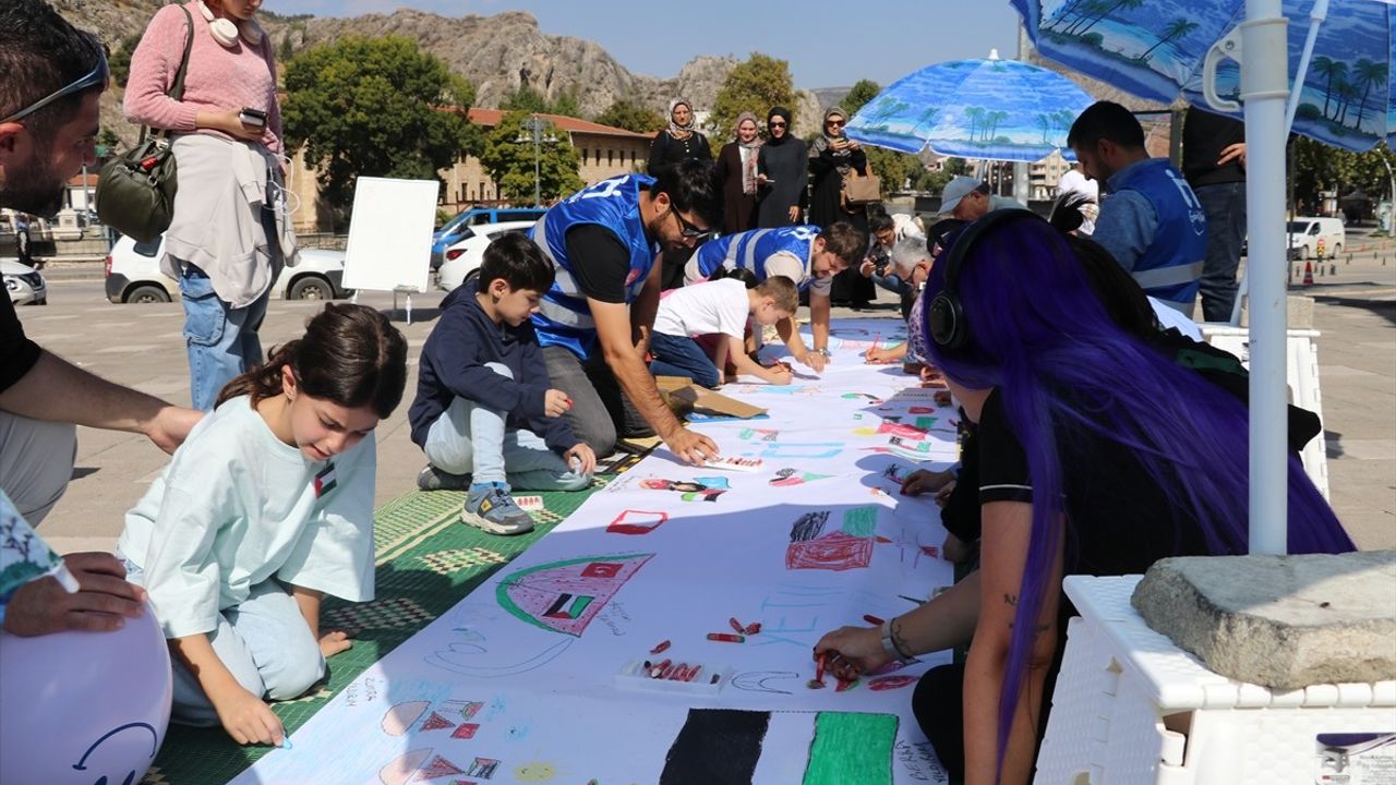 Kastamonu ve Amasya'da 'Filistinli Çocuklar İçin Çiz' Etkinlikleri
