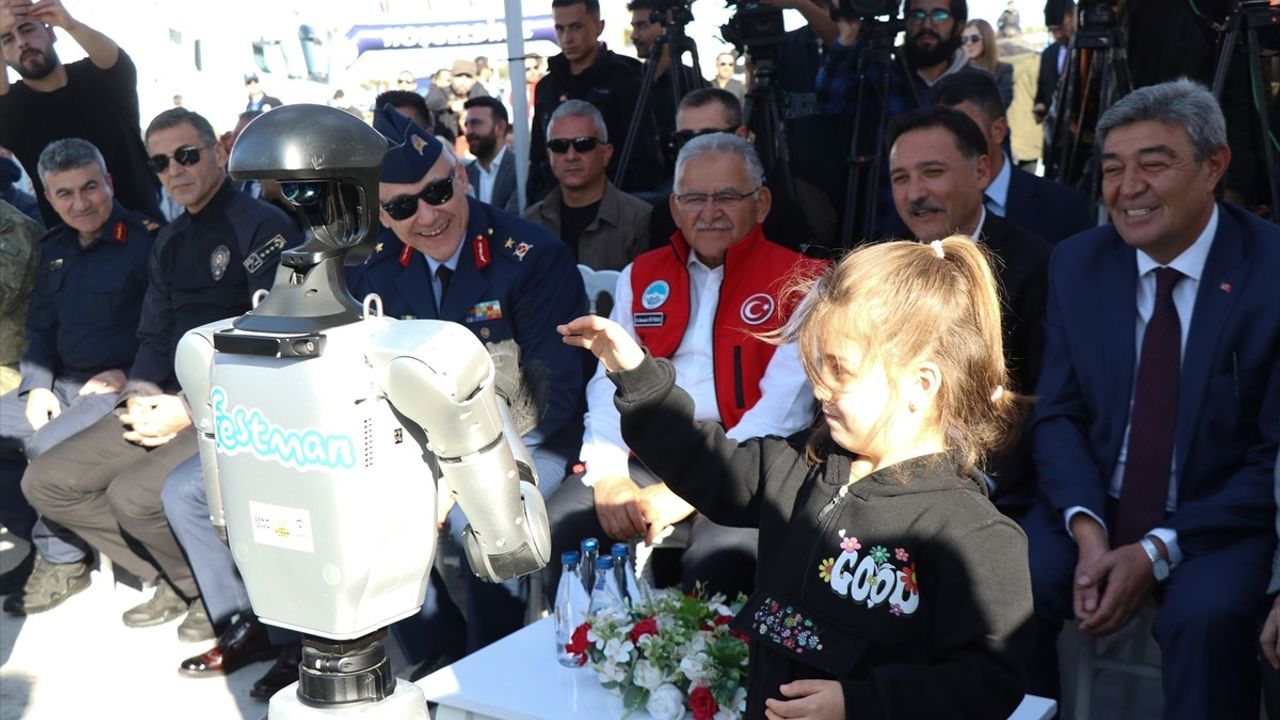 Kayseri Bilim Festivali Açıldı: 'Milli Teknoloji Hamlesi' Temasıyla 7. Kez