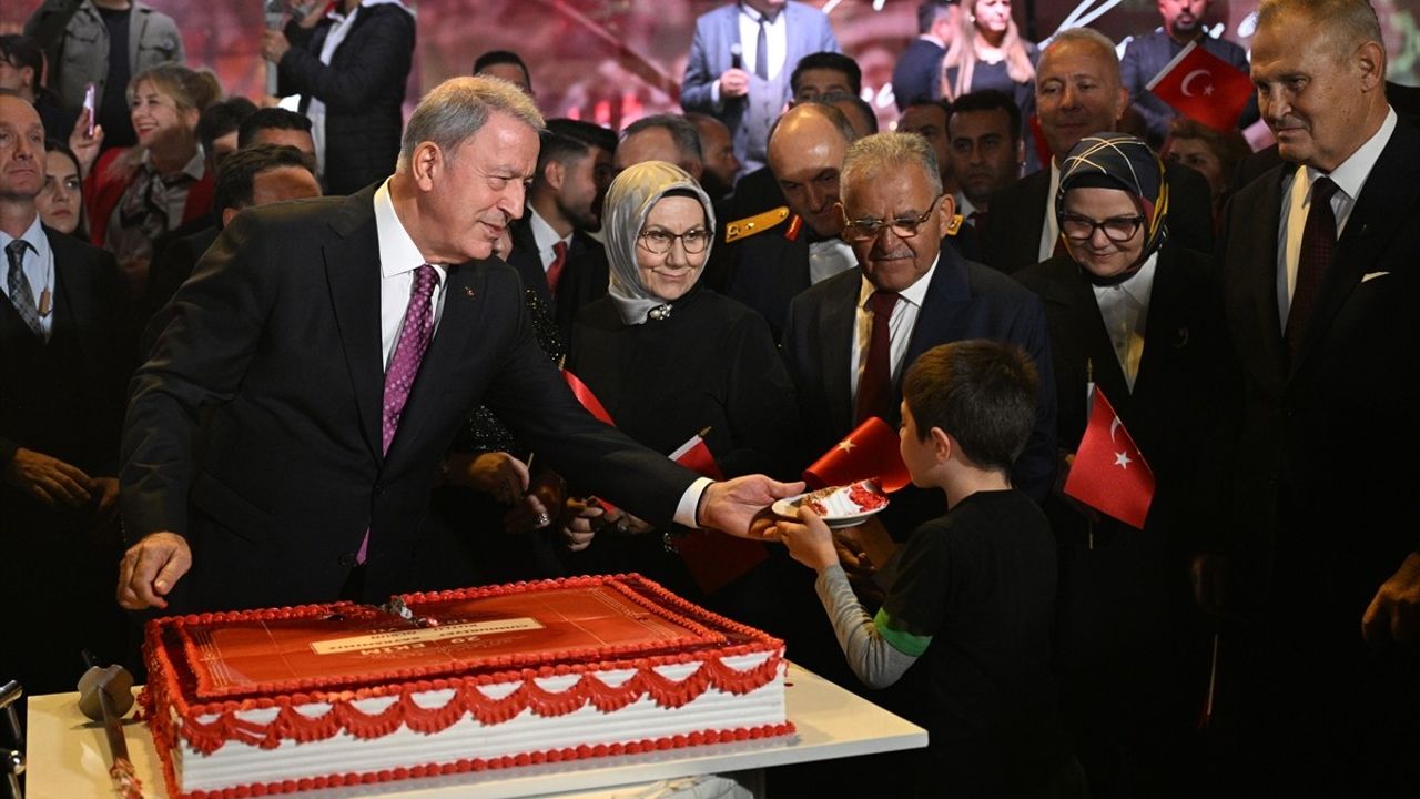 Kayseri'de 29 Ekim Resepsiyonu: Cumhuriyet'in 102. Yılı