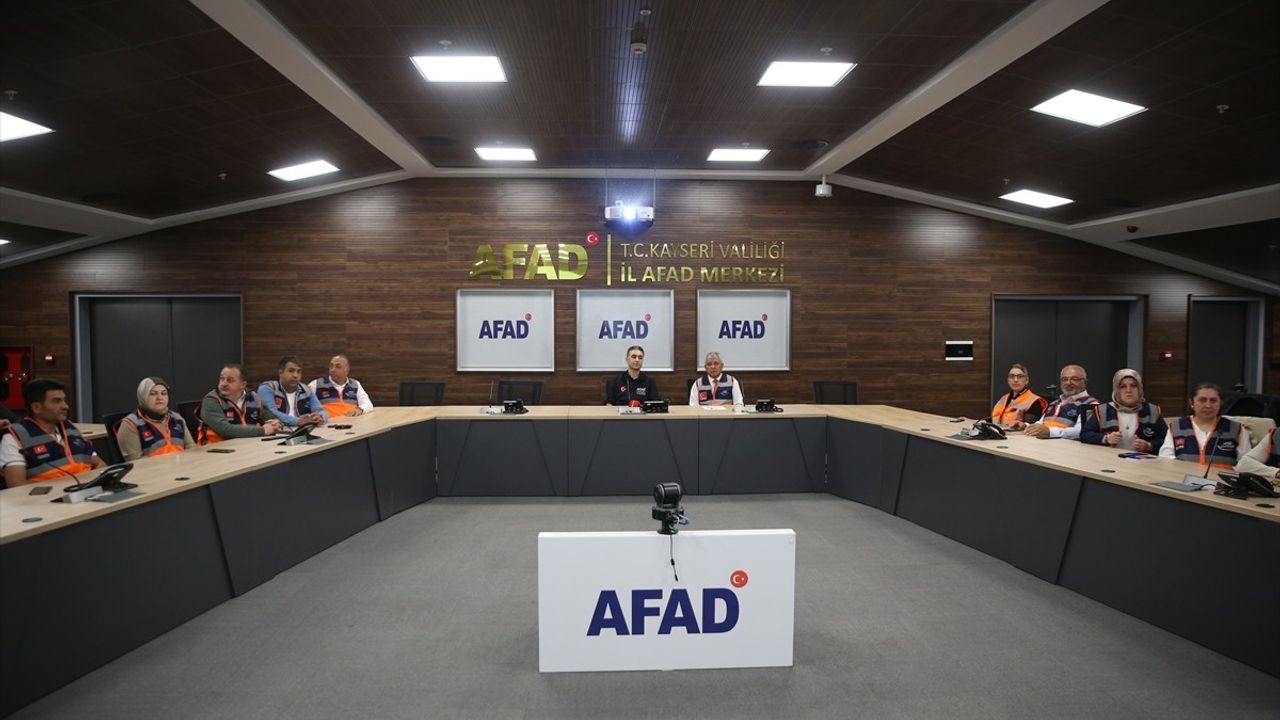 Kayseri'de Muhtarlar 'Destek AFAD Gönüllüsü' Oluyor