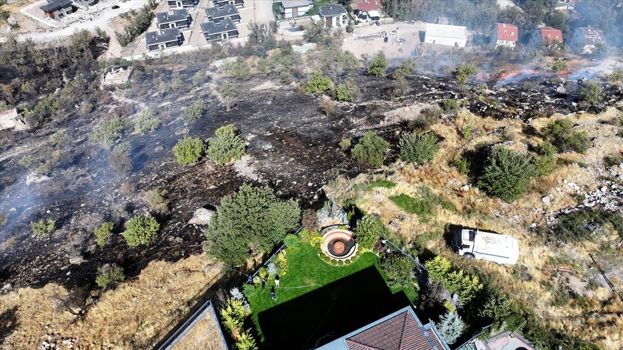 Kayseri Talas'ta biber-patlıcan közleme ateşi çalılık yangını çıkardı