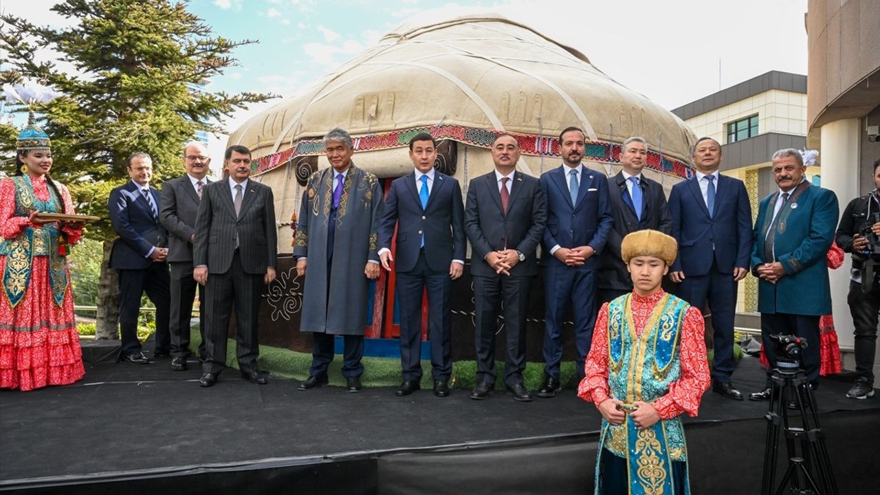 Kazak Yurt Çadırı Ankara'da Açıldı — TÜRKSOY'a 7 Kanatlı Hediye