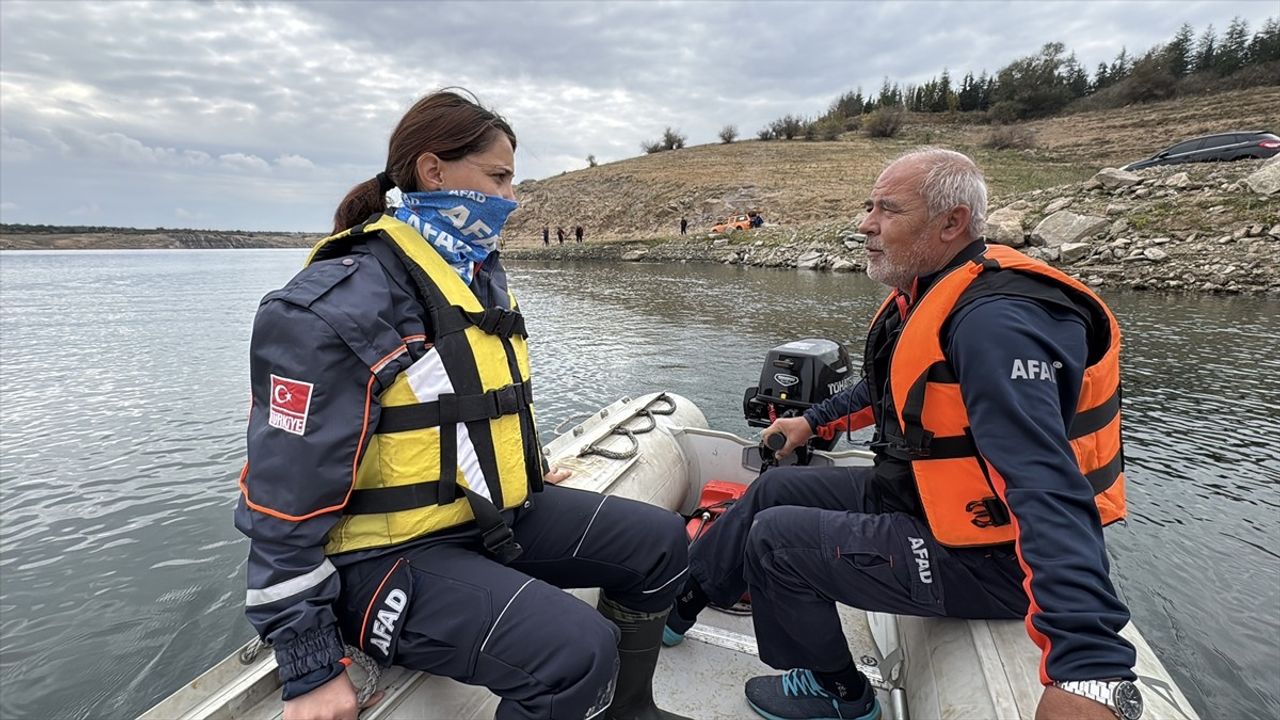 Kırklareli AFAD'da Yeni Personele Sel ve Akarsu Botla Kurtarma Eğitimi