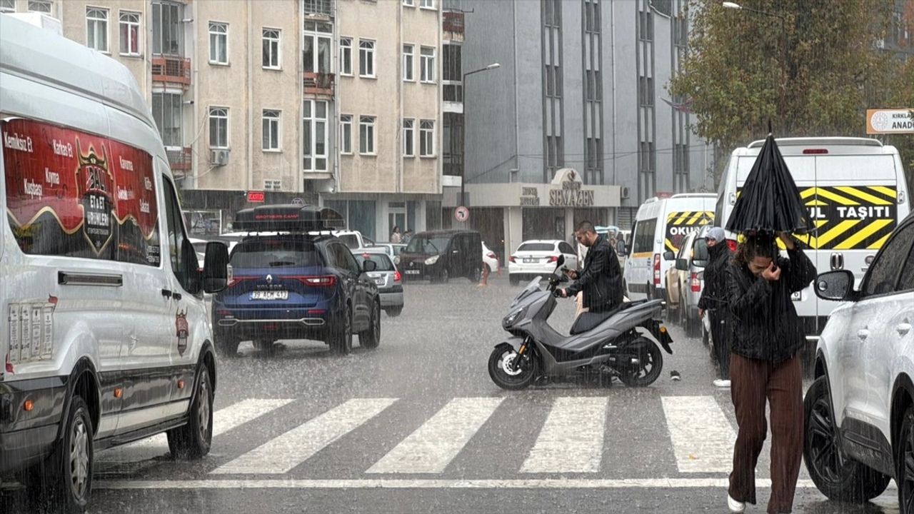 Kırklareli'de Sağanak ve Rüzgar Etkili