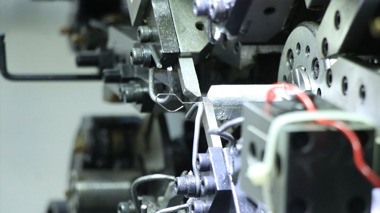 Kırklareli'de Yerli Sim Kart Çıkarıcı Pim Üretimi — Tuğrul Gökağaçlı