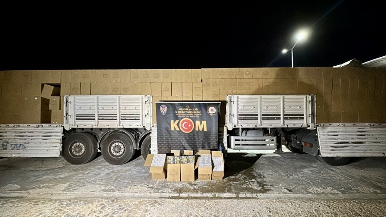 Kırşehir'de Tır Dorsesinde 9 milyon 800 bin makaron ele geçirildi — Sürücü tutuklandı