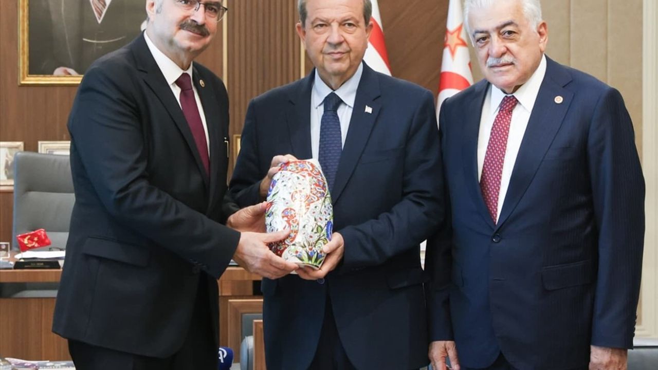 KKTC Cumhurbaşkanı Tatar, Türkiye ve Azerbaycan Dostluk Gruplarını Kabul Etti